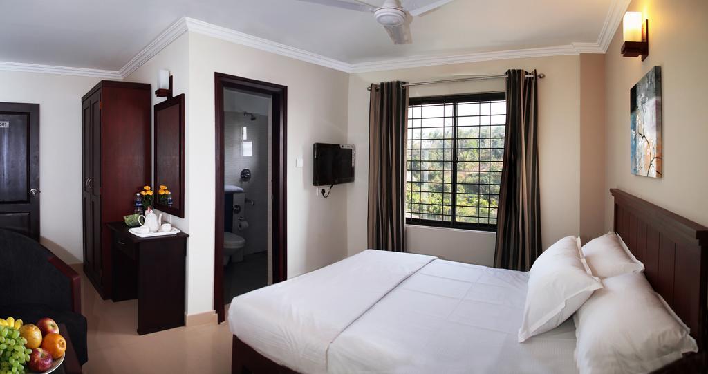 Century Grand Hotel Mananthavady Kamer foto