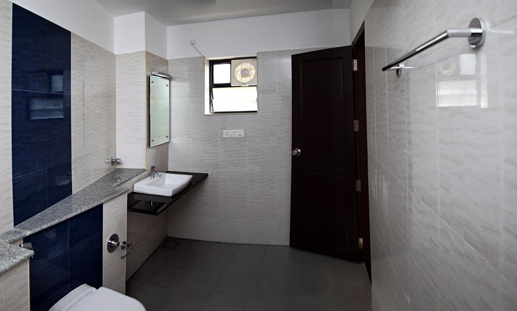 Century Grand Hotel Mananthavady Kamer foto
